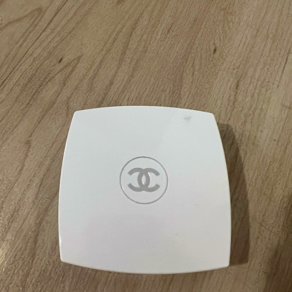 Chanel whitening compact foundation